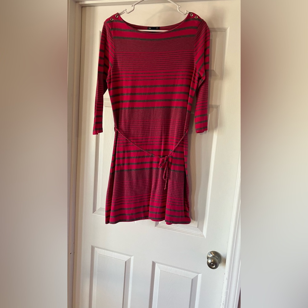 Gap Y2K Pink and Gray Striped dress with 3/4 sleeves size Small